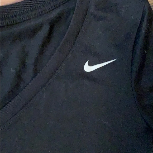 Nike women’s black shirt sleeve T-shirt small - Picture 2 of 4
